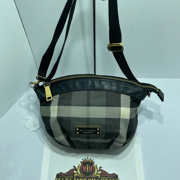 Blue Label Crestbridge/ Burberry crossbody bag. - Picture 8 of 12